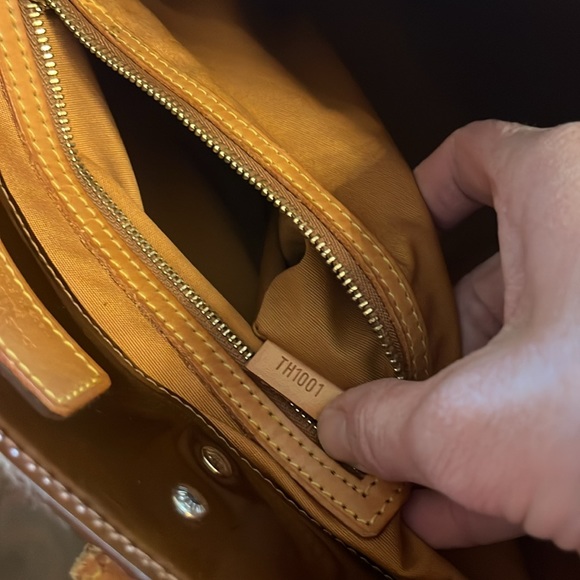 Louis Vuitton Vernis tote - Picture 14 of 15